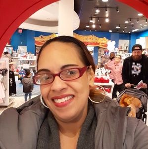 Meet your Posher, Angela